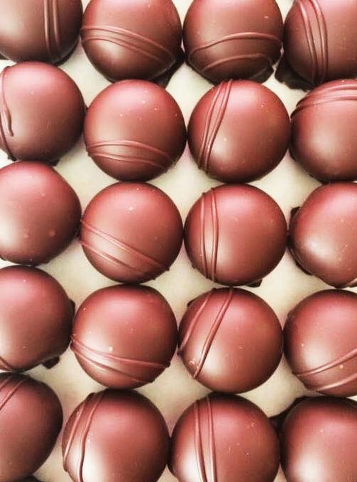 Packs of 6 Artisan Belgian Chocolate Truffles by Lefevre Chocolate - Flavour Journey Experience - Signature Mixed or available in 6 single flavours